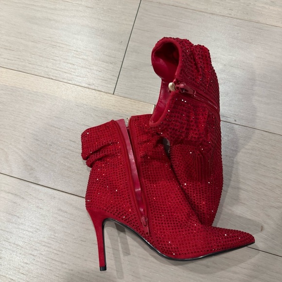 Nine West sparkling red ankles boots with heel. Size 7. NWOT - Picture 2 of 6